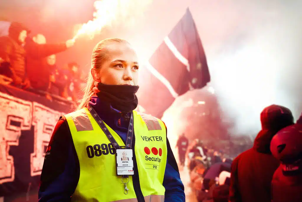 PSS Securitas vekter på jobb under en fotballkamp